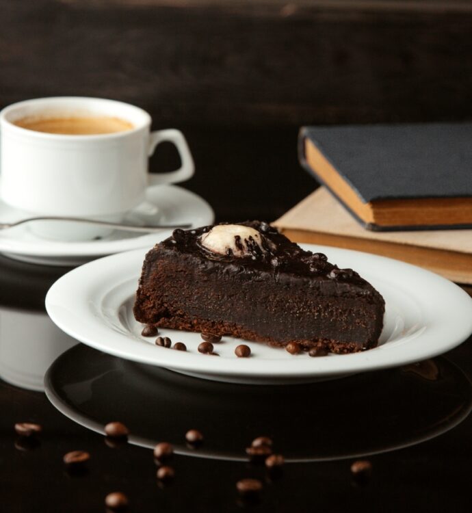 A Symphony of Senses: Chocolate and Coffee, the Perfect Harmony 53 Optimized chocolate cake with ice cream