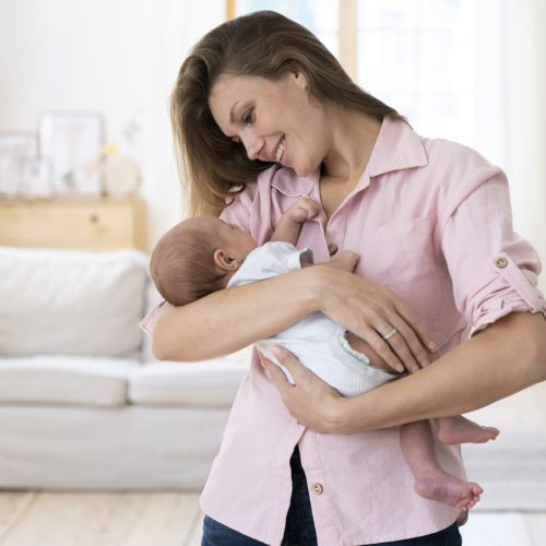 postnatal period with mother child 1 min
